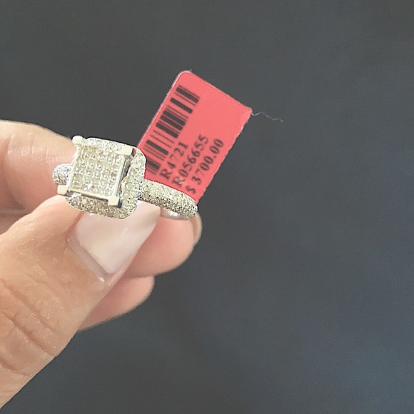 Real Diamond 1.25 CT Ring. 925. Stunning ring! One day SALE!